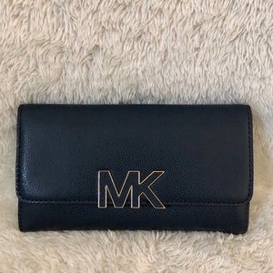 Michael KORS Navy Florence Billfold wallet